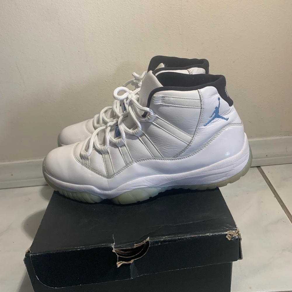 Jordan 11 Legend Blue (2014)